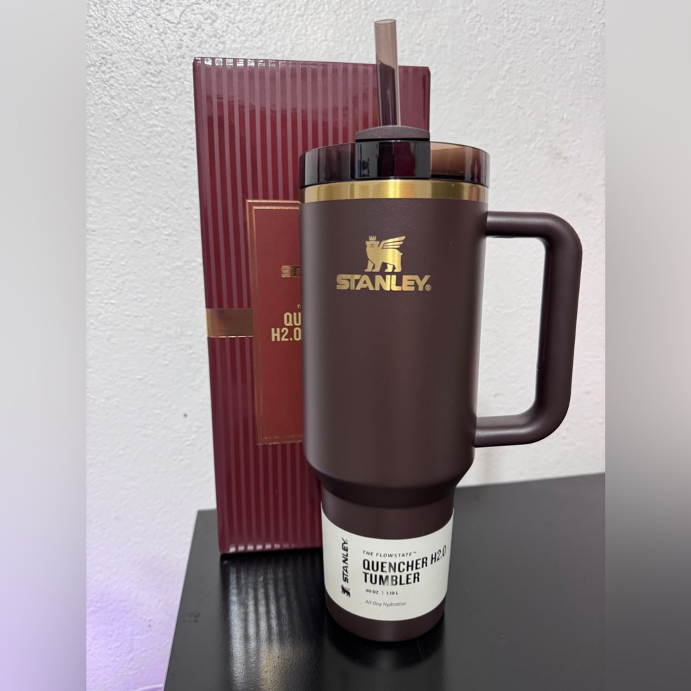 NWT🤎Chocolate Limited Edition🤎Stanley Quencher H2.0 FlowState Tumbler Keepsake